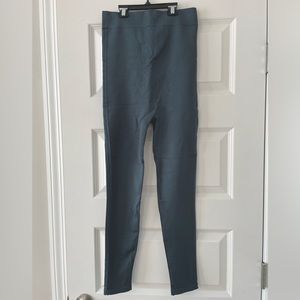 Blanqi Everyday Maternity Leggings size medium, color Storm